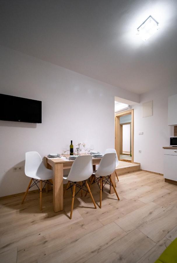 Apartments Arbis Lopar Exterior photo