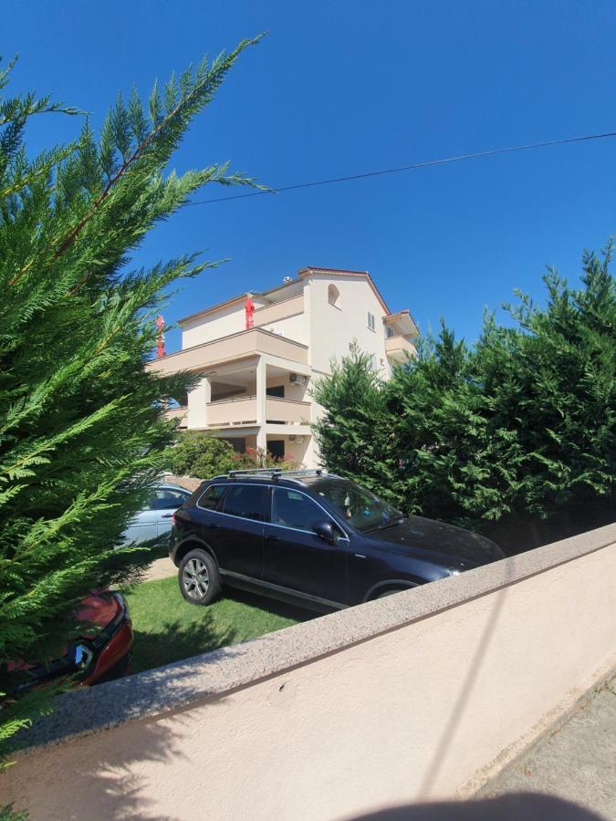 Apartments Arbis Lopar Exterior photo